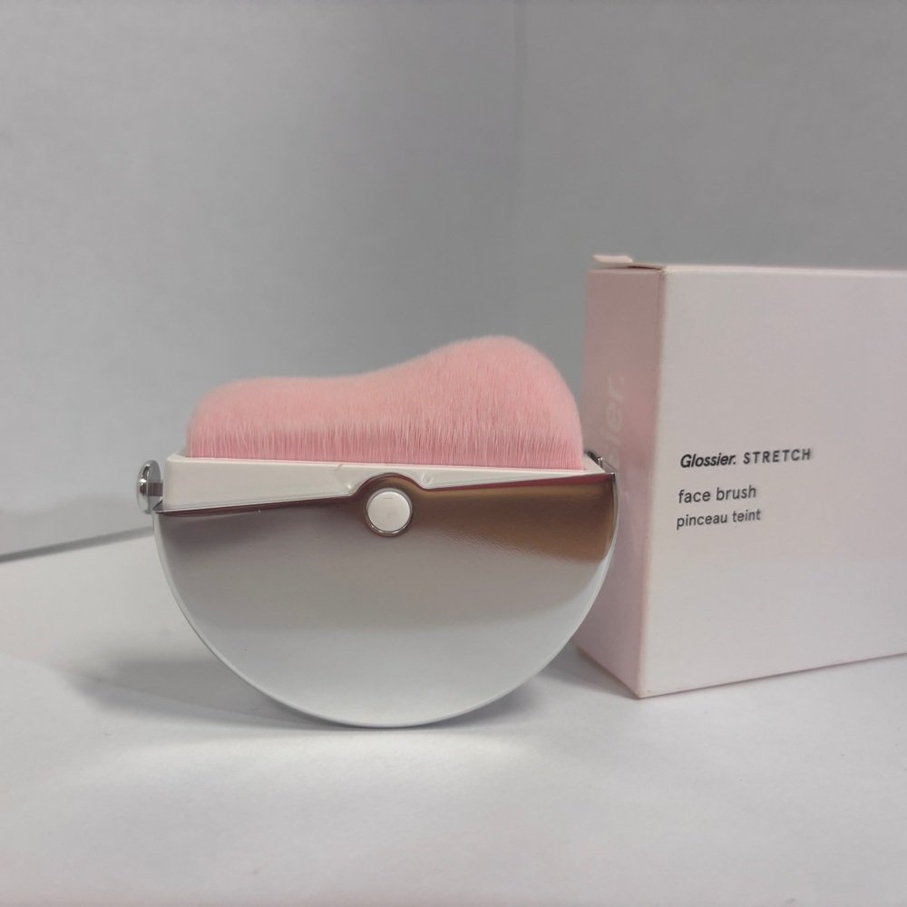 Glossier STRETCH face brush NWT - Picture 4 of 9